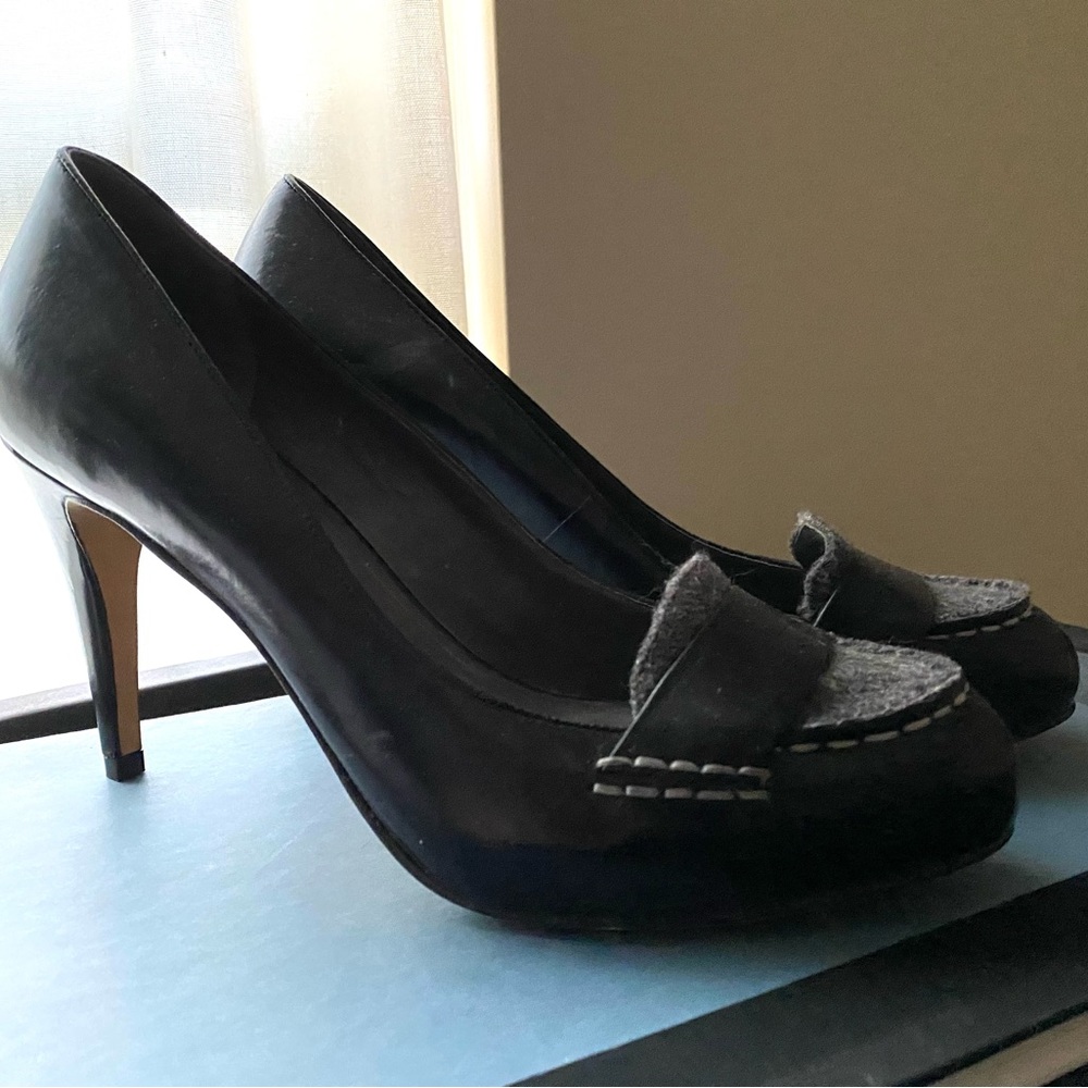 Cole Haan Nike Air collaboration. Black leather with gray tweed wool toe.